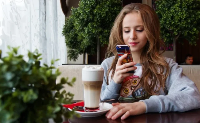 Blog Todo empieza en el celular: Cómo adaptar tu estrategia digital al usuario regiomontano móvil