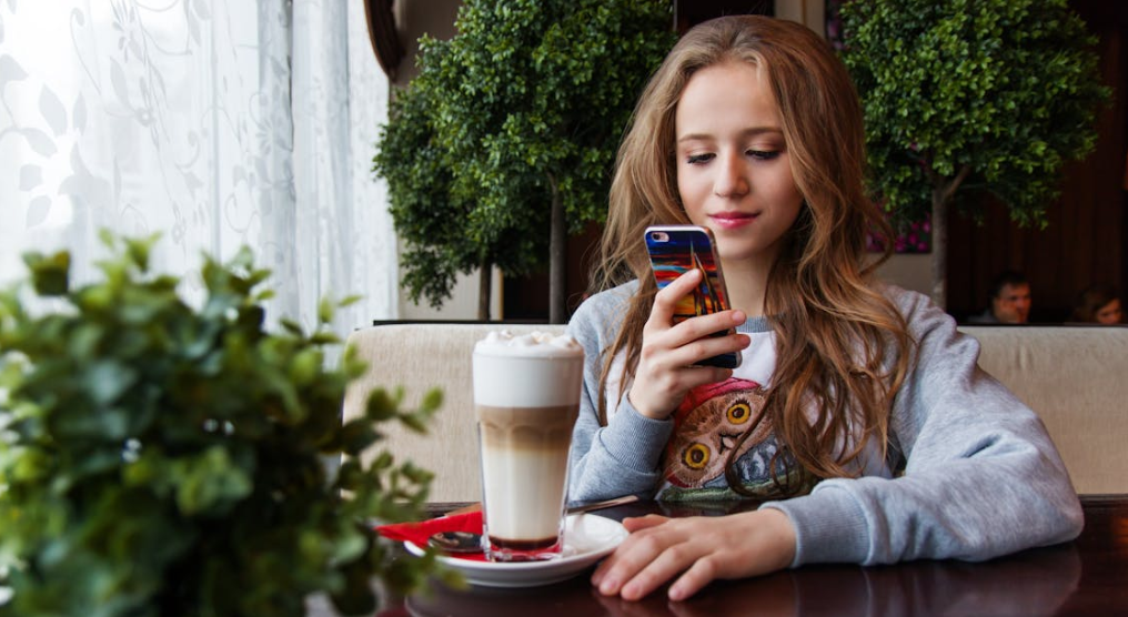 Todo empieza en el celular: Cómo adaptar tu estrategia digital al usuario regiomontano móvil